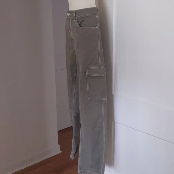 H&M Wide Leg Women's Cargo Pants in Olive Green - Size 6 - Picture 3 of 8